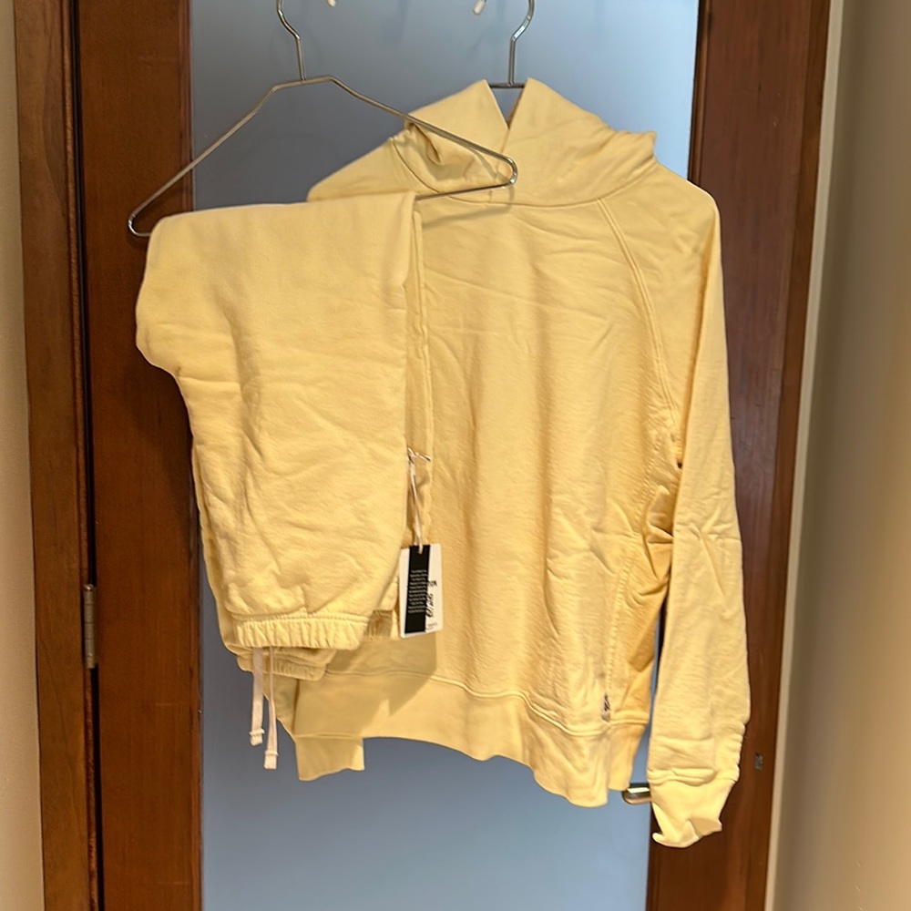 NWT General Standard hoodie and sweat pants size medium